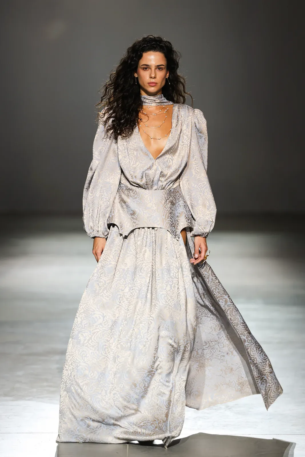 metal-ukrainian-fashion-week-ss27-07.webp