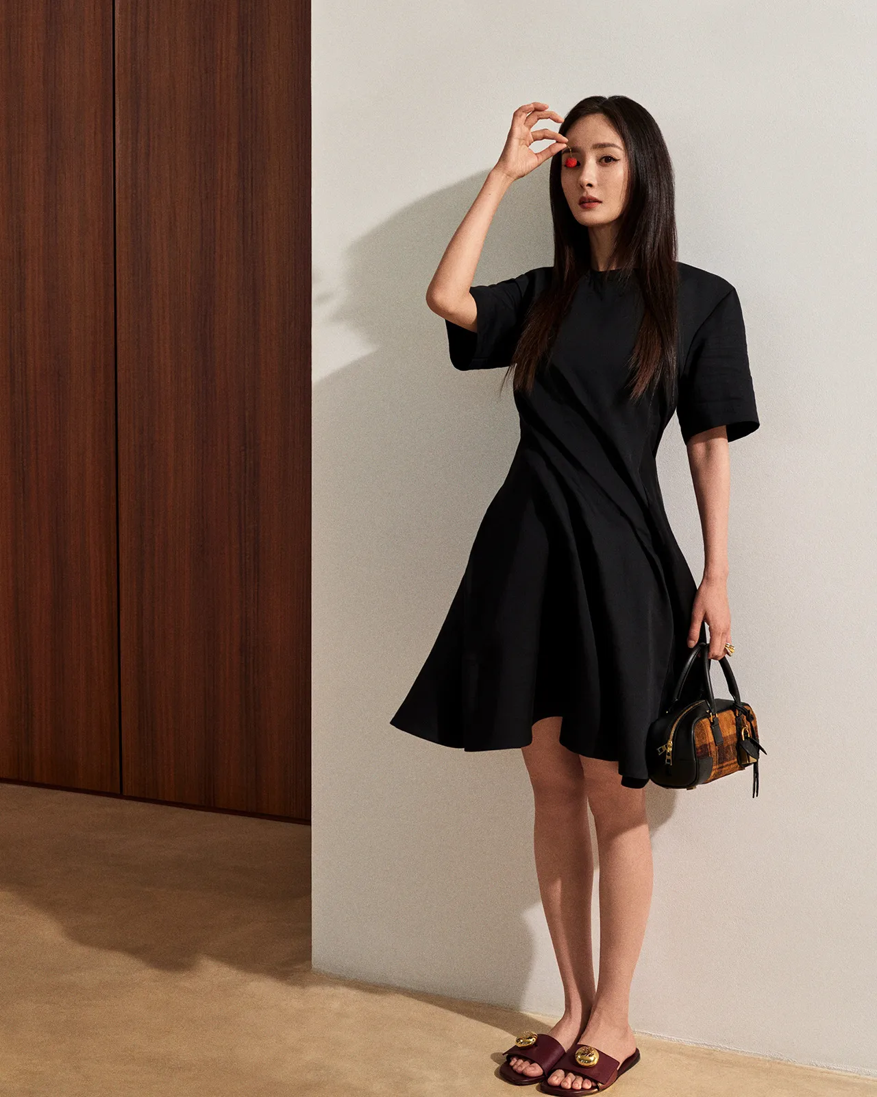 LOEWE_FW25_PRECO_MAIN_CAMPAIGN_RGB_CROPPED_4X5_44