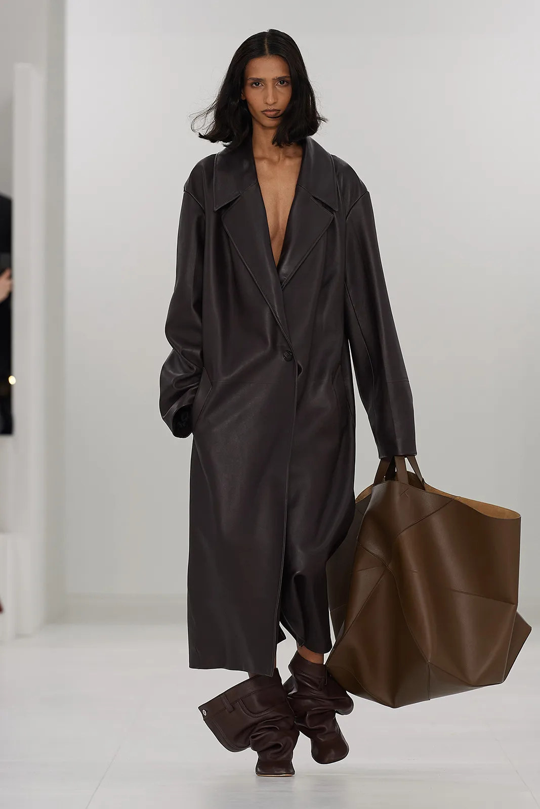 Loewe F W23 Ww Show Runway Look 9