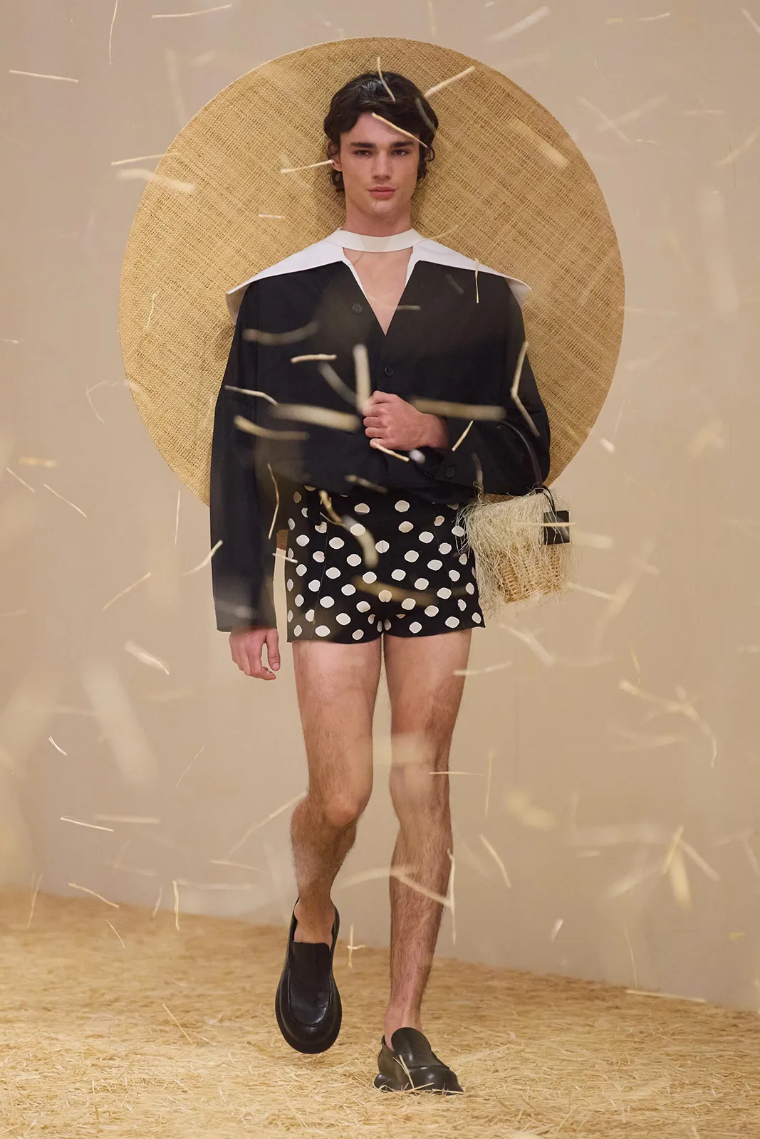 00042 Jacquemus Spring 2023 Ready to Wear Credit Gorunway