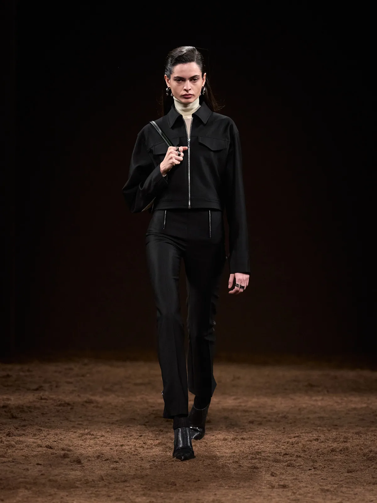HERMES_WRTW_FW25_Runway_FilippoFior_20.jpg