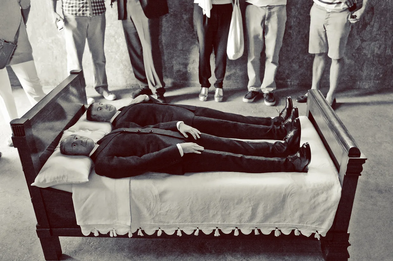 Maurizio Cattelan 2