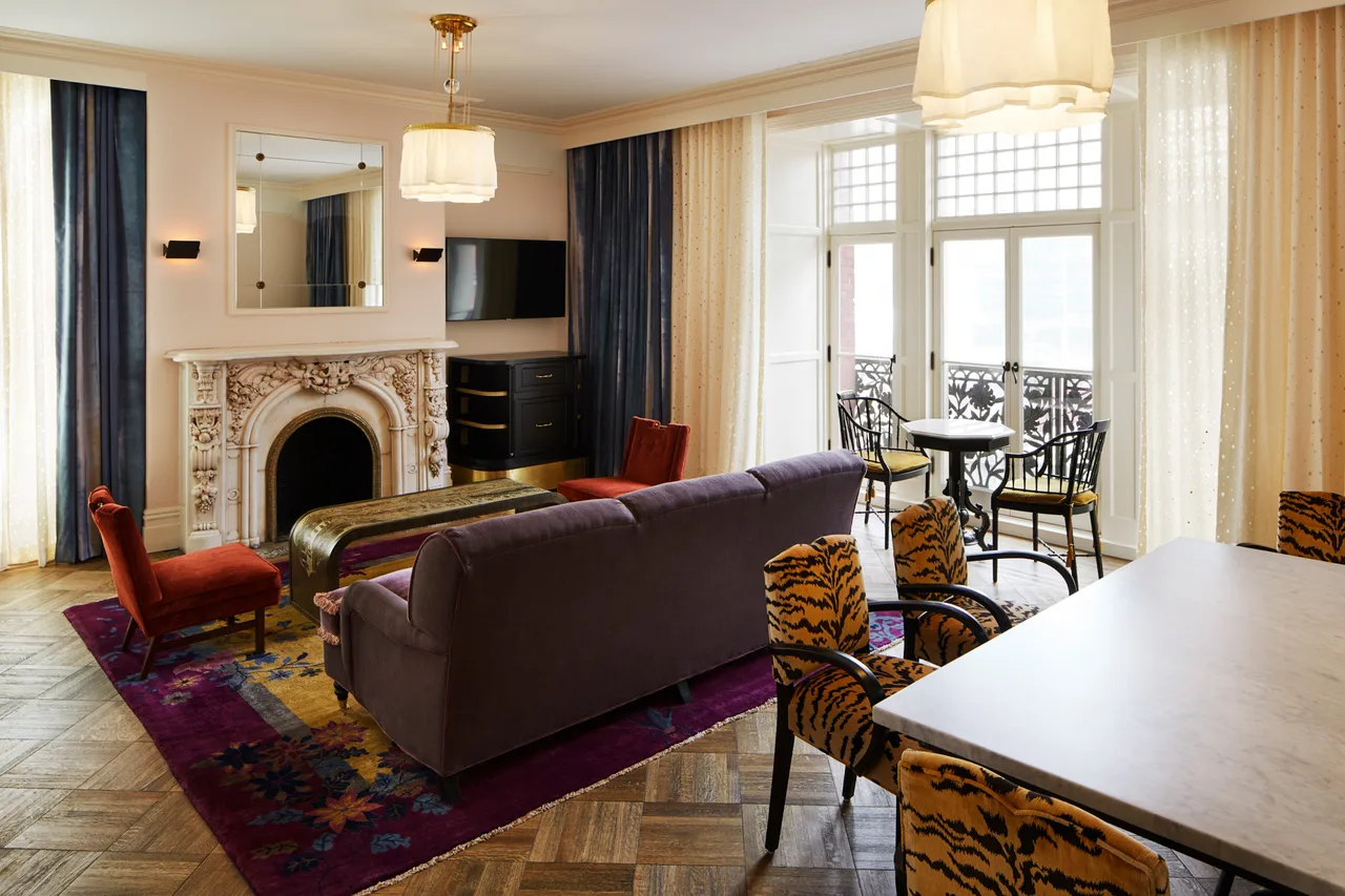 Hotel Chelsea Deluxe King Suite Annie Schlechter