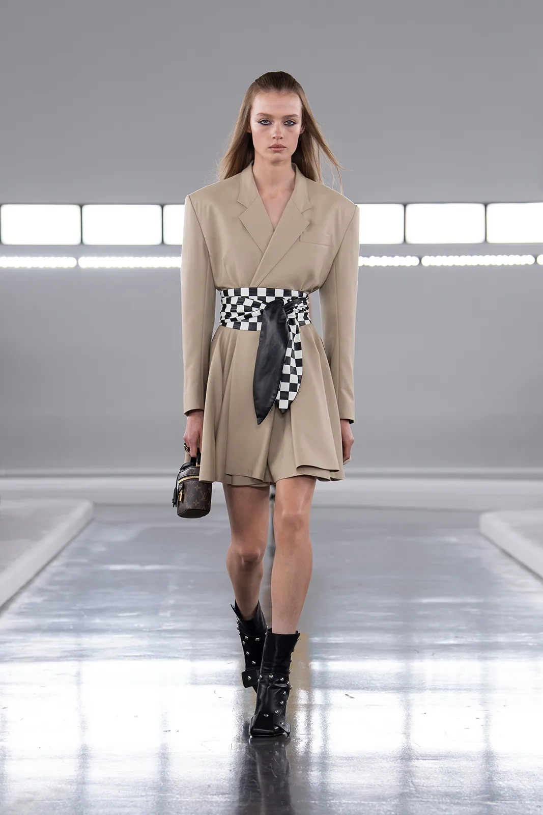 Louis_Vuitton_Women_s_Pre-Fall_2024_27