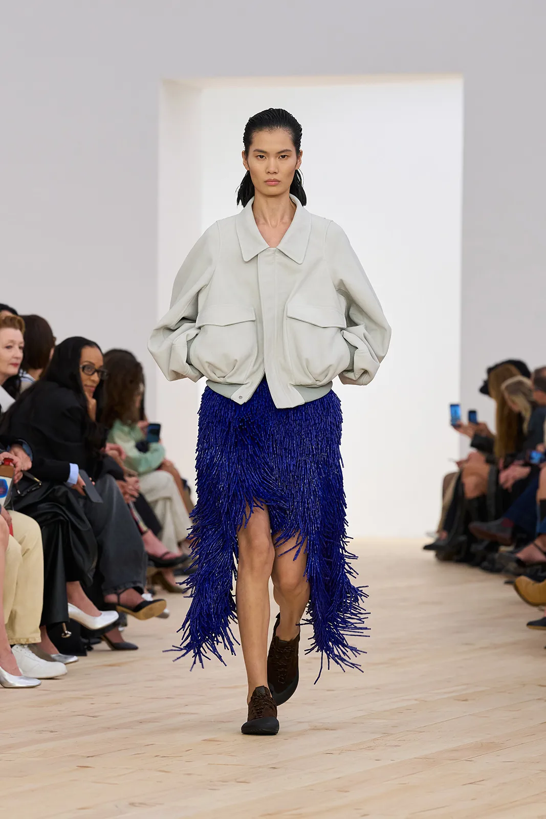 LOEWE_-SS26_WW_SHOW_RUNWAY_21