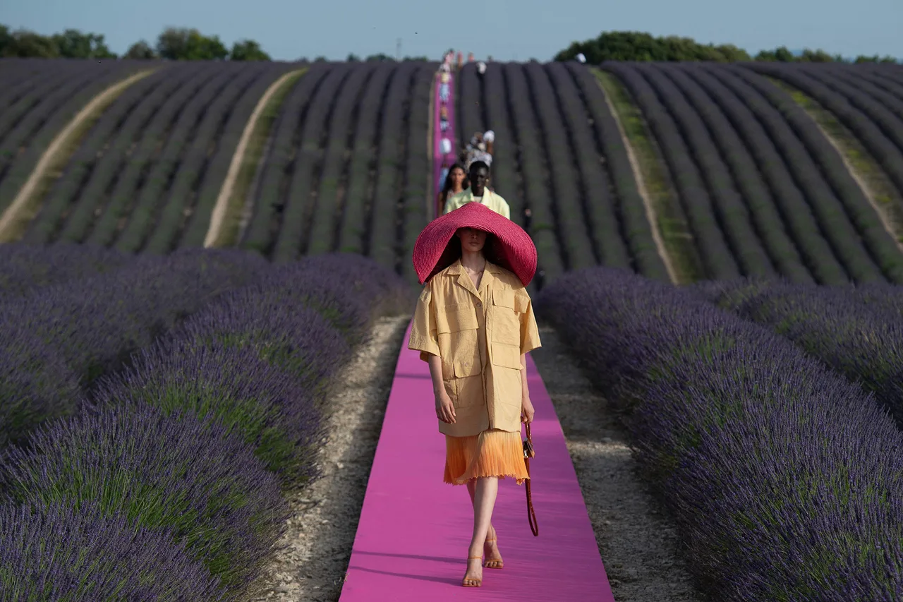 23_VDM_Catwalk