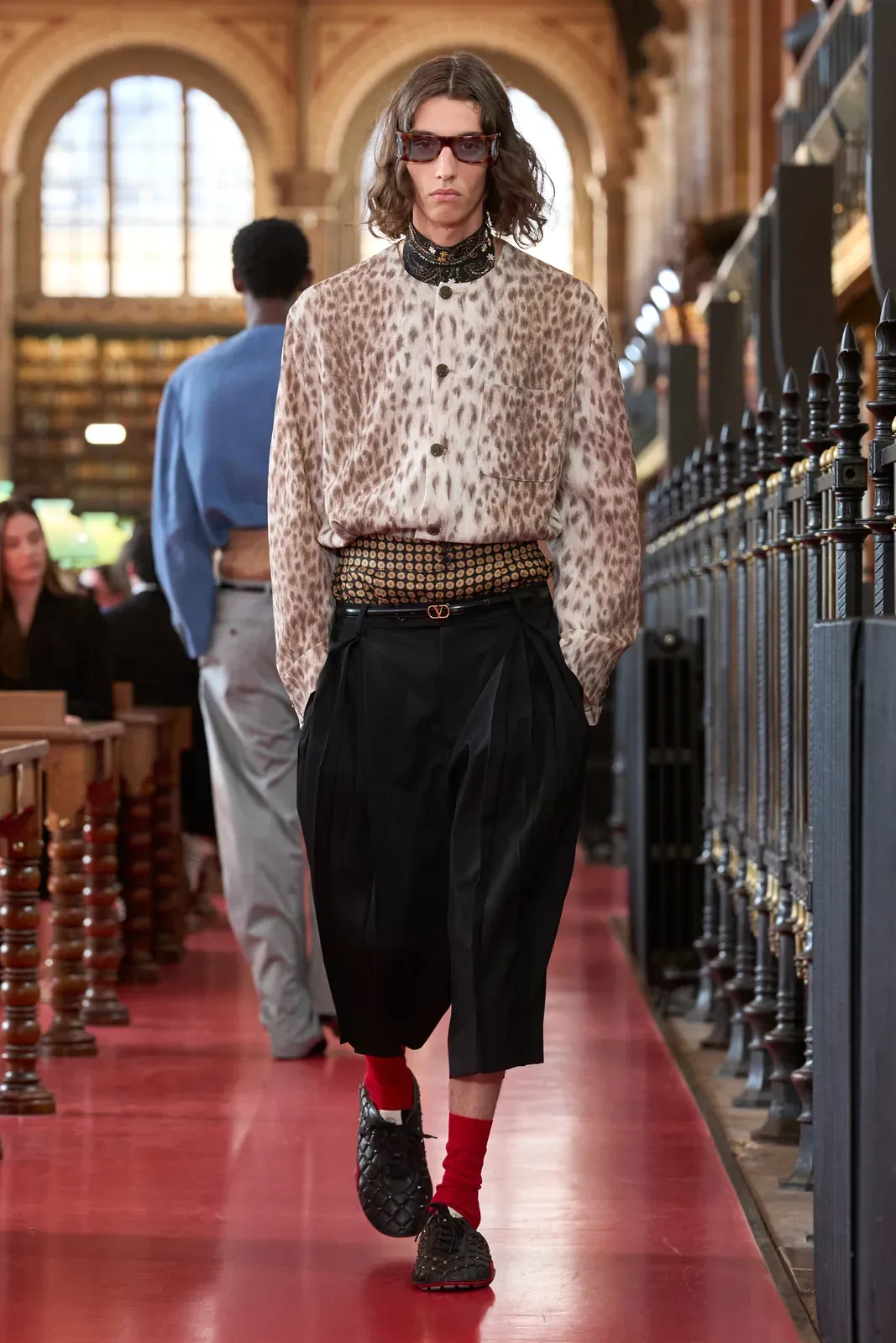 metal-valentino-ss27-37