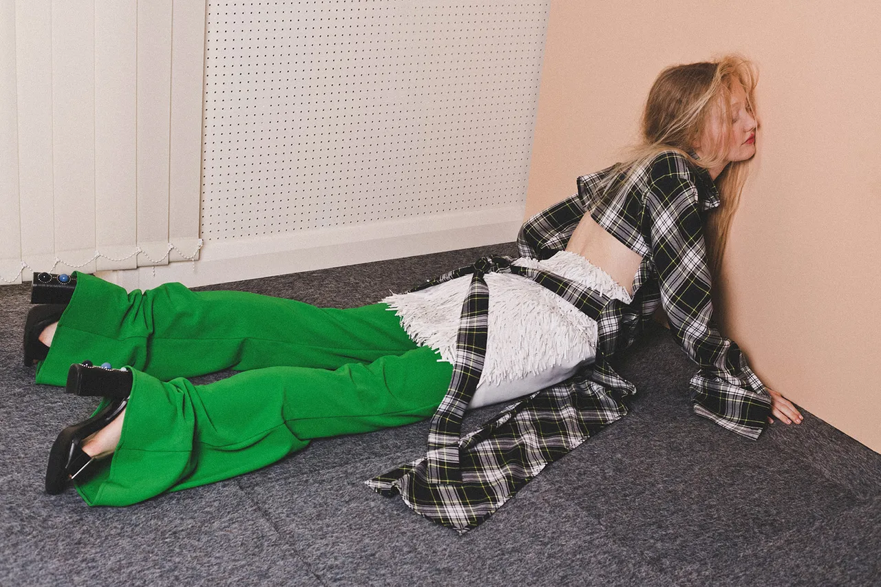 Nadia Ryder Metalmagazine 24