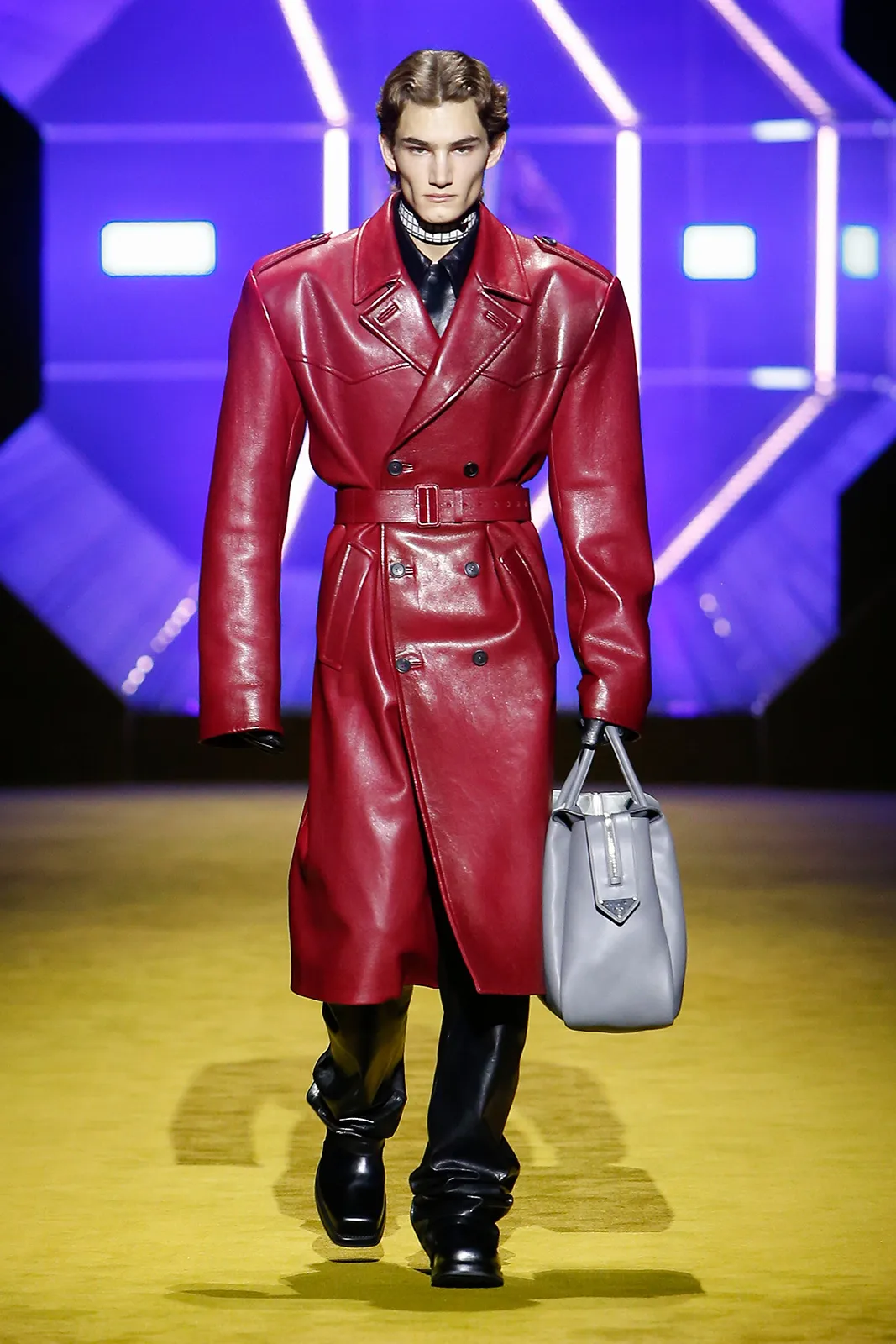 Prada Uomo F W22 Look8
