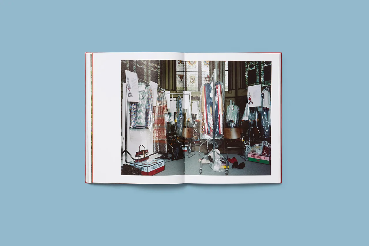Blind for Love Book Pages 64 White Azzurro