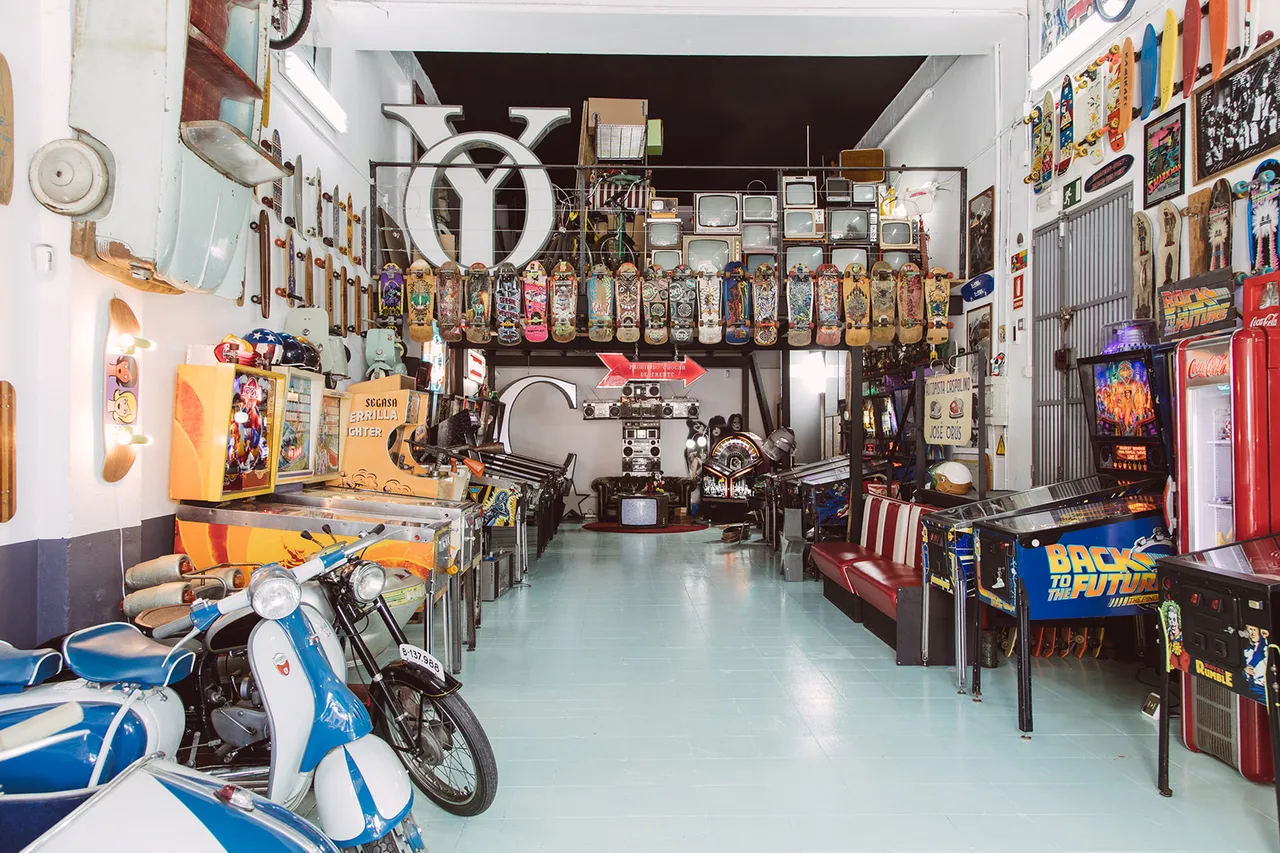 Manzonis Garage 11