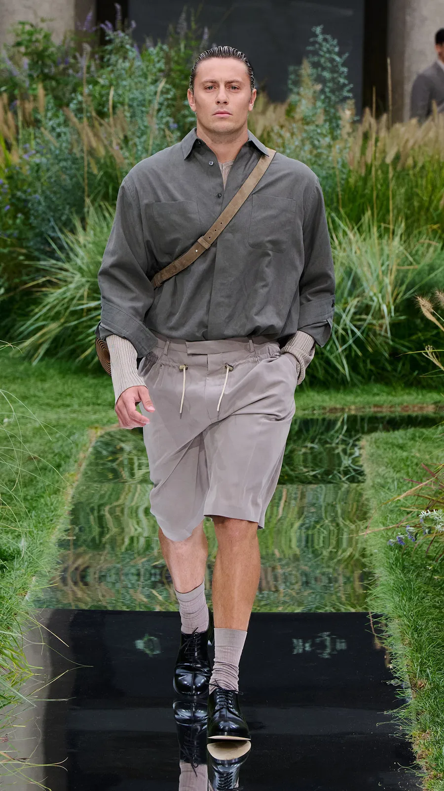 BOSS_SHOW_SPRING_SUMMER_2025_MILAN_9X16_Look_16__image-mid-res