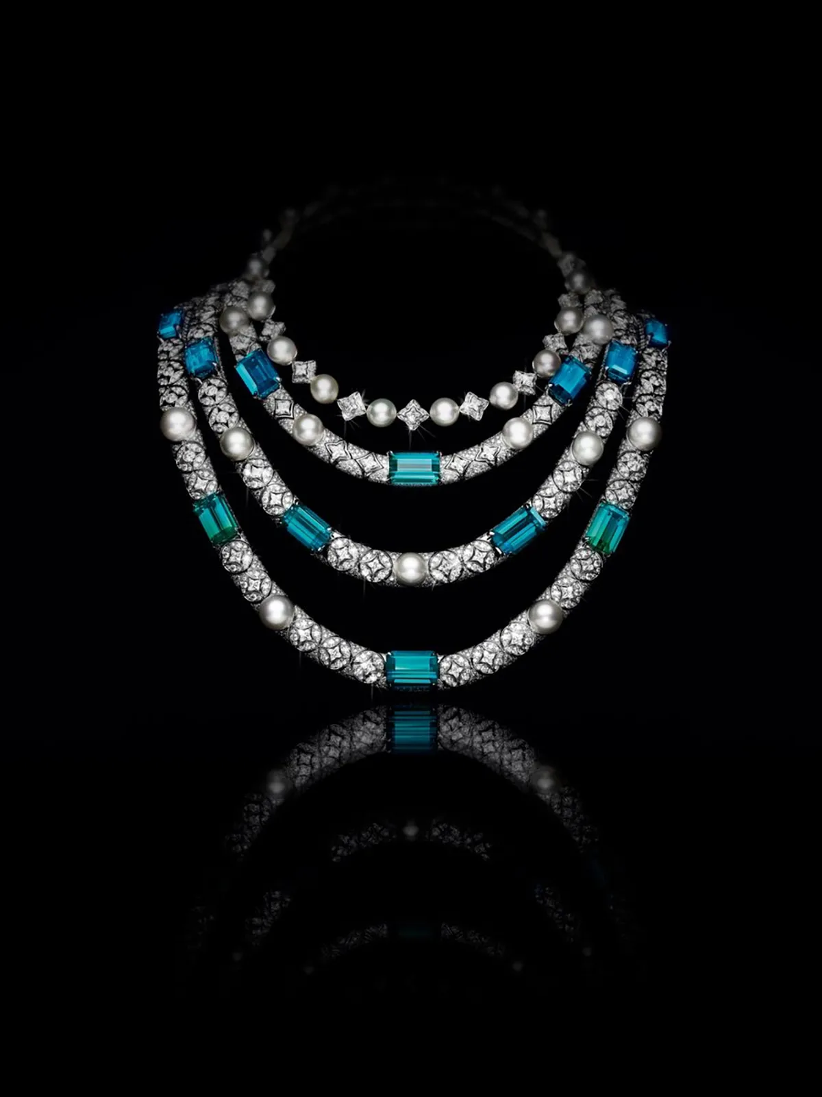 FLORESCENCE-NECKLACE---LOUIS-VUITTON-VIRTUOSITY-COLLECTION---LOUIS-VUITTON-HIGH-JEWELRY-©Laziz-Hamani
