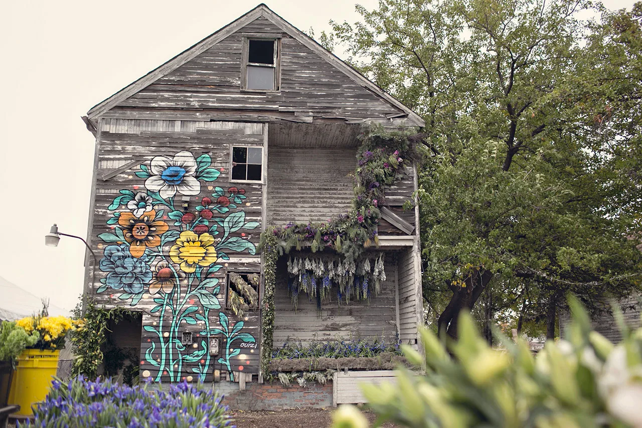 Lisa Waud 2 the Flower House