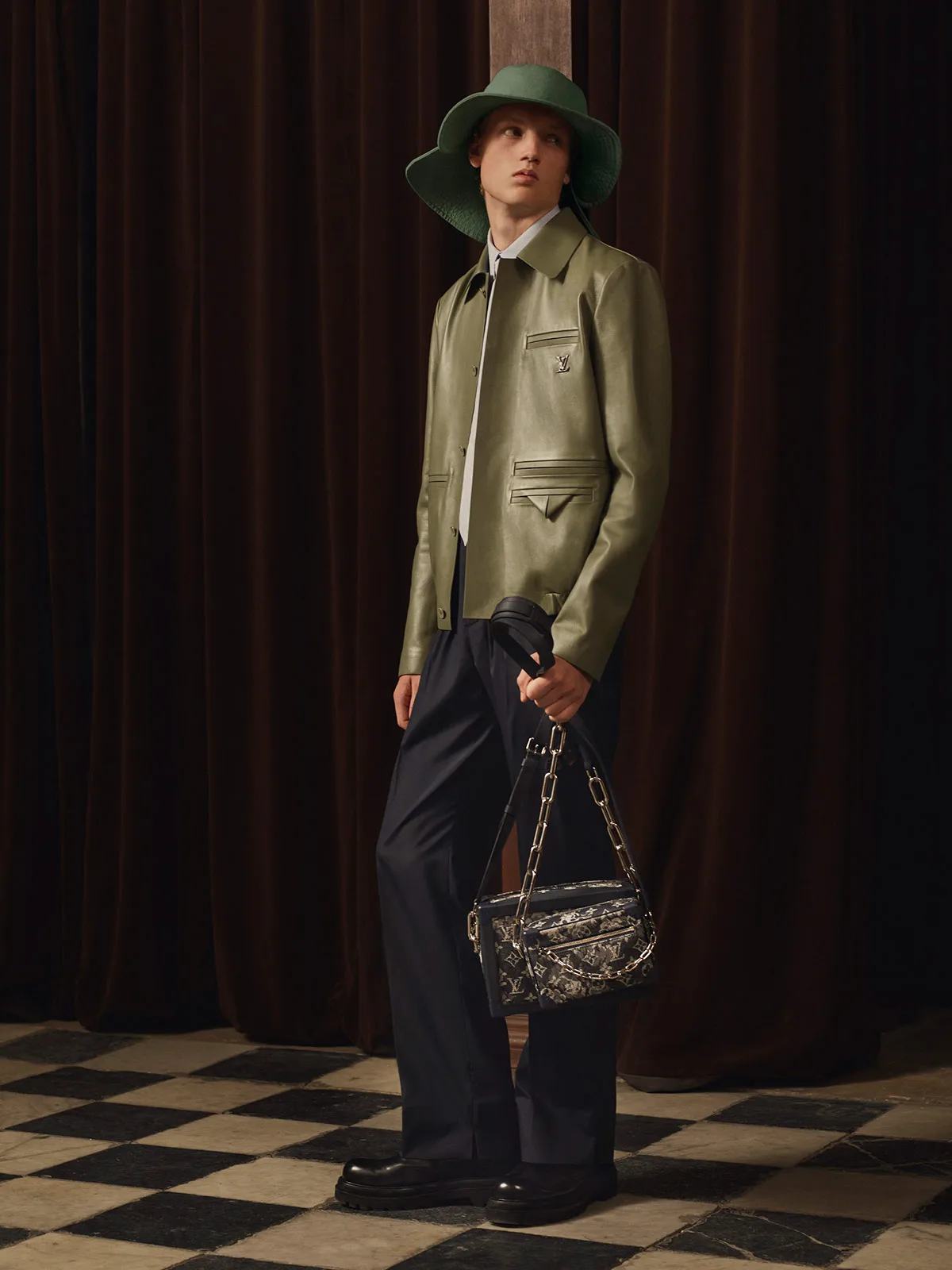 Lv Precoll S S21   Look 32