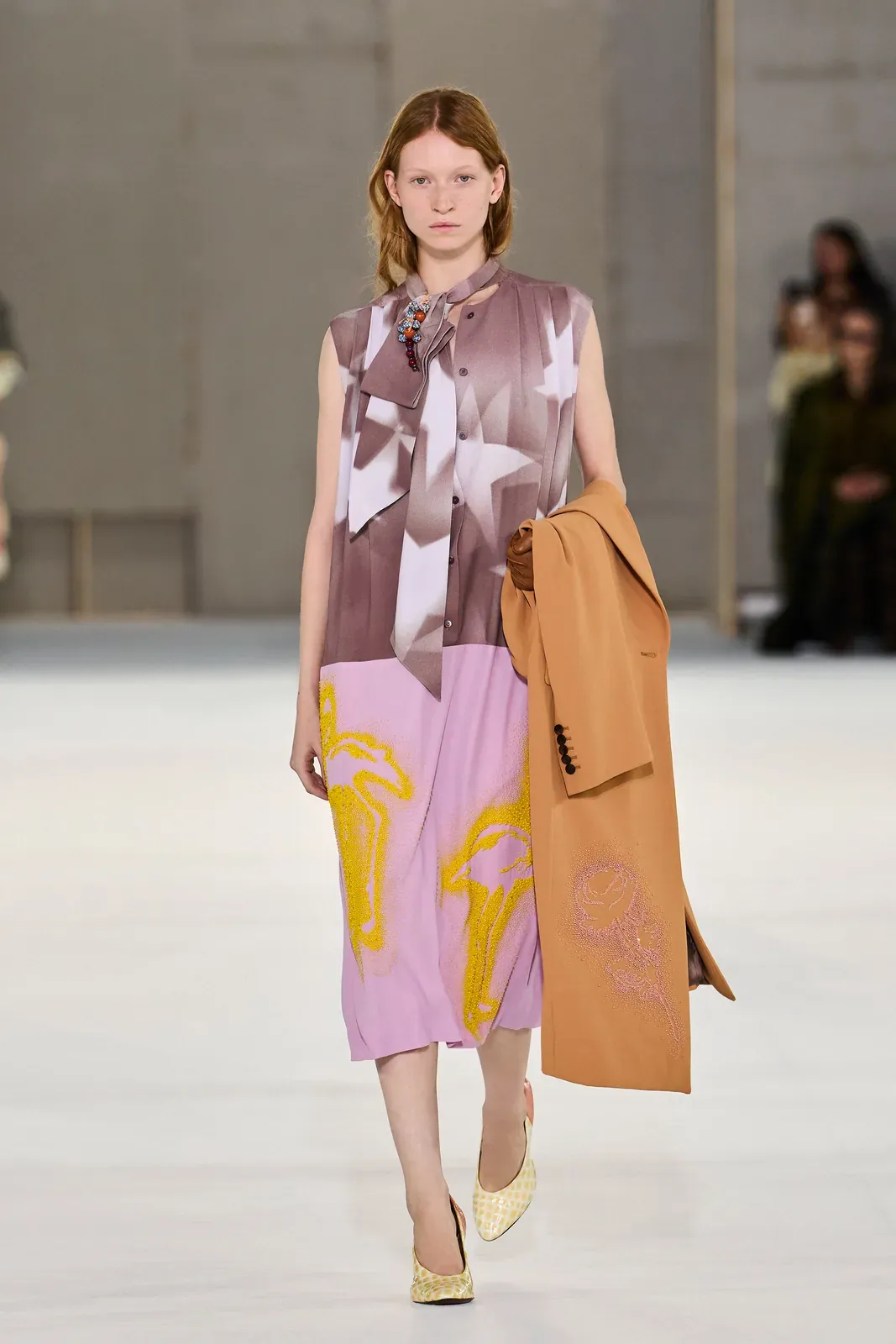 metal-dries-van-noten-ss27-33