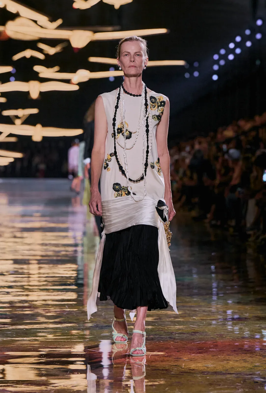 metal-chanel-ss27-27