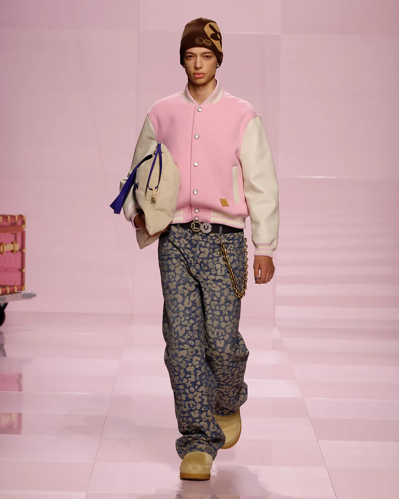 LOUIS-VUITTON-MENrsquo;S-FALL-WINTER-2025-SHOW-LOOK-26
