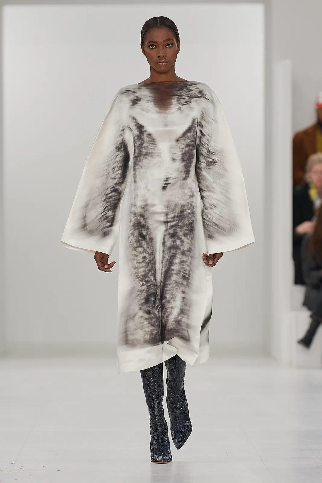 Loewe F W23 Ww Show Runway Look 31