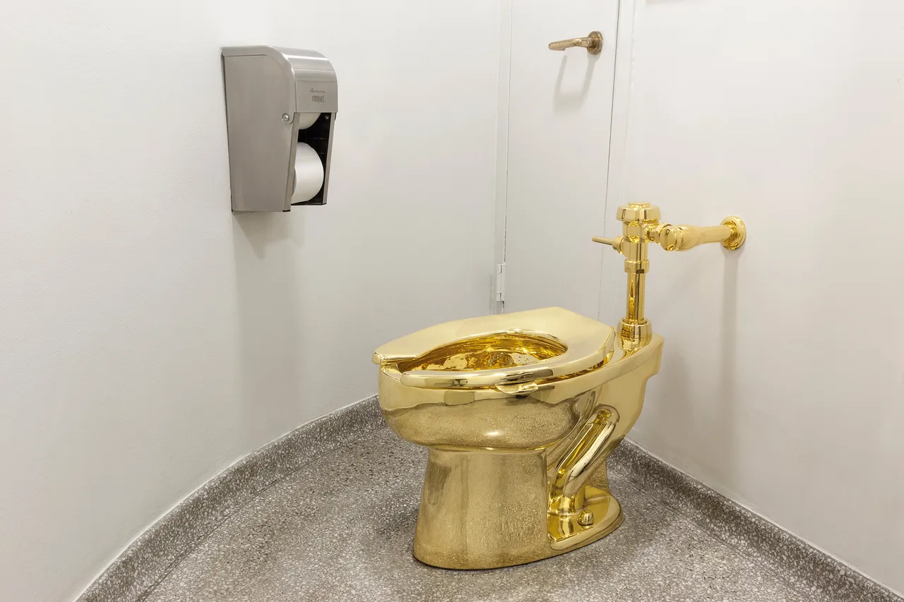 Maurizio Cattelan 3