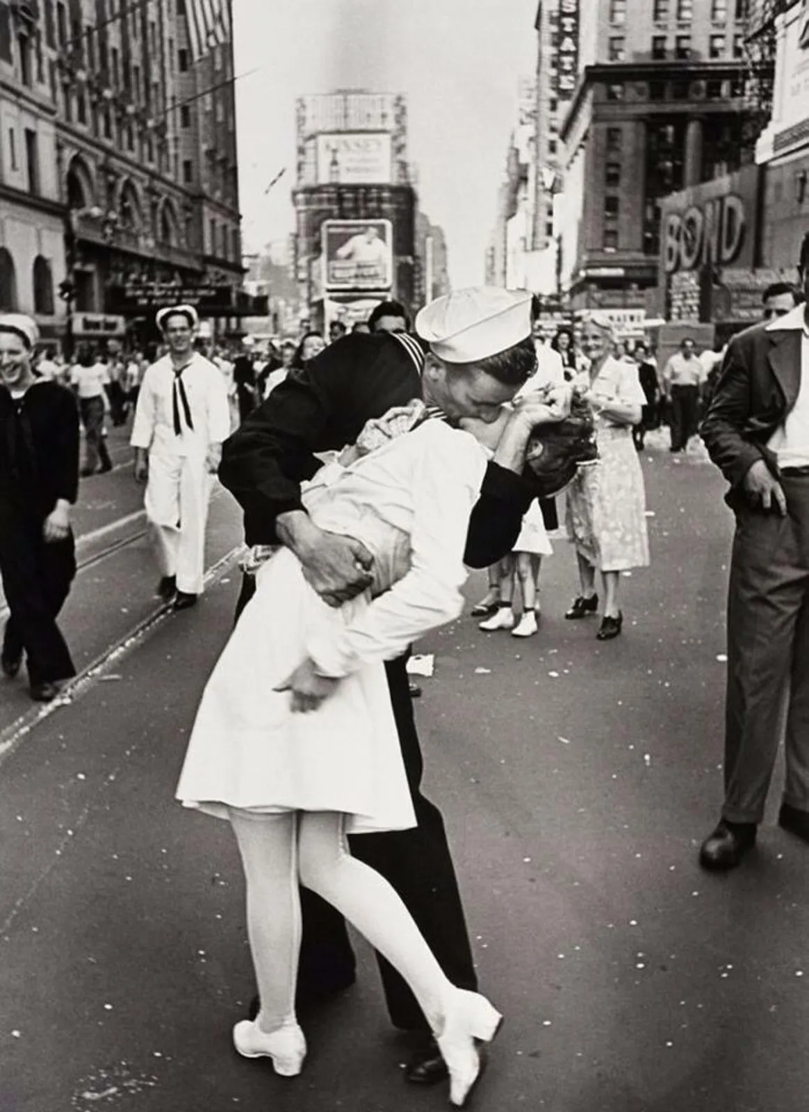 V J Dayin Times Square 1945 Alfred Eisenstaedt