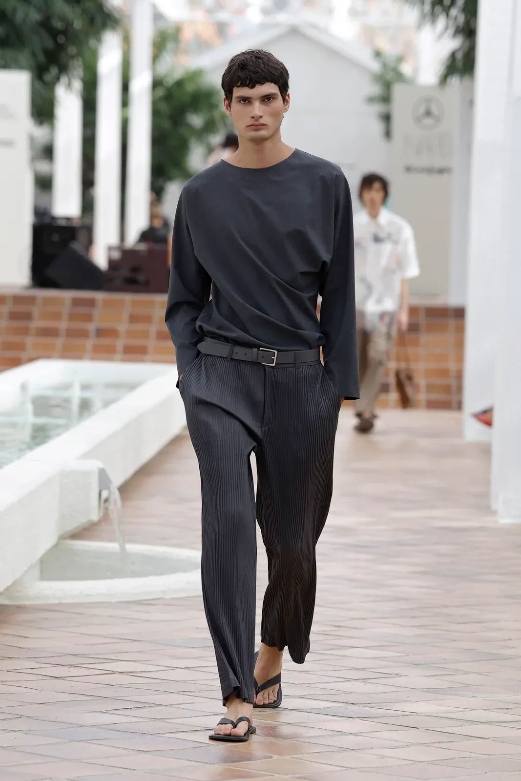 metal-adolfo-dominguez-ss27-21