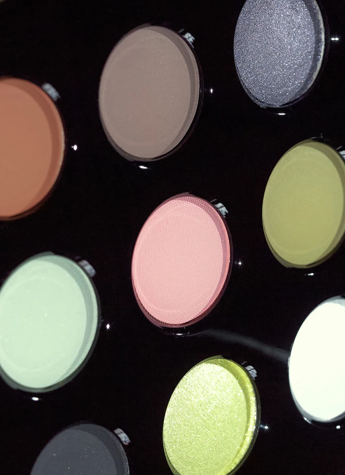 METAL-53-Chanel-Beauty-5