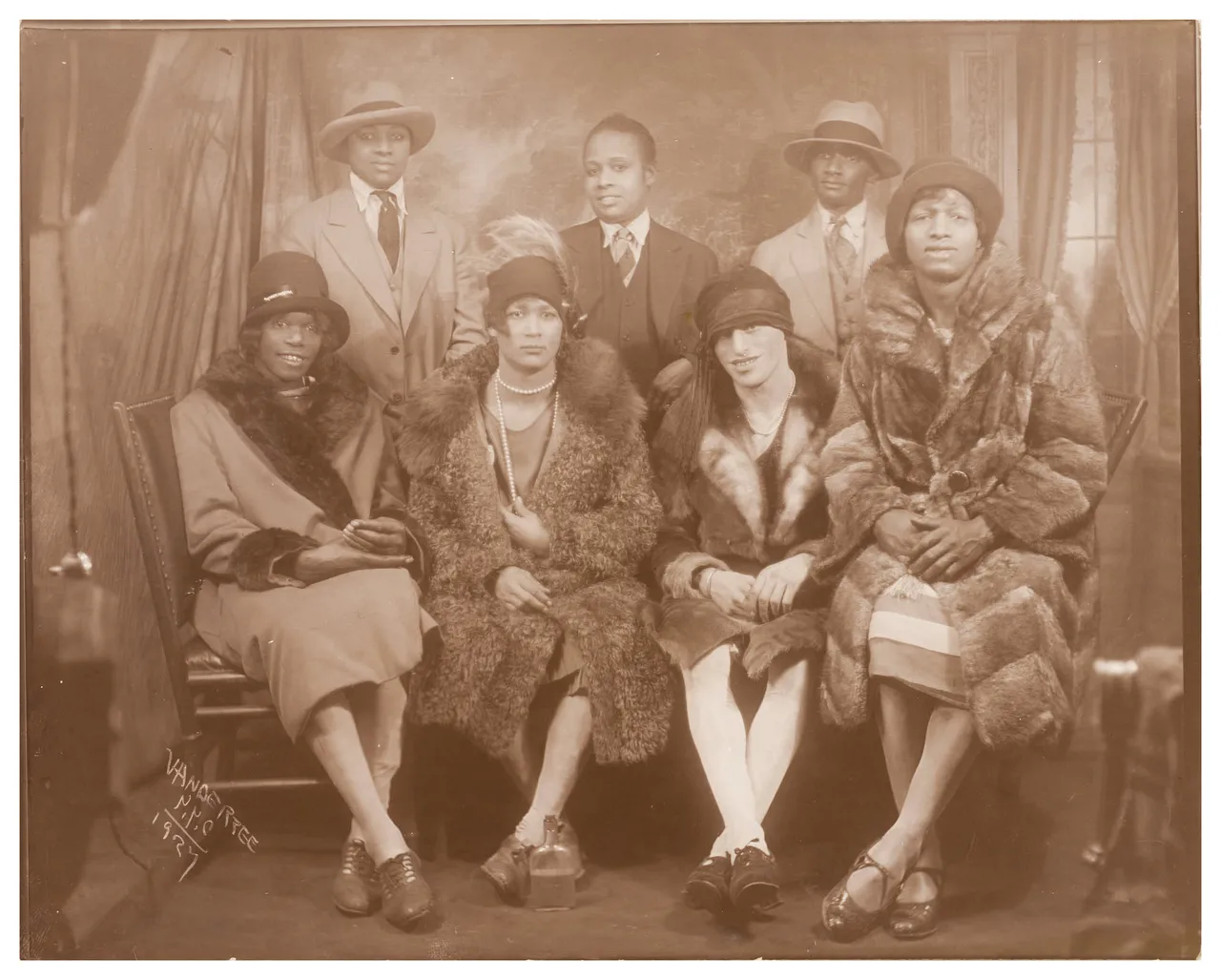 QueerLens_A-History-of-Photography_2