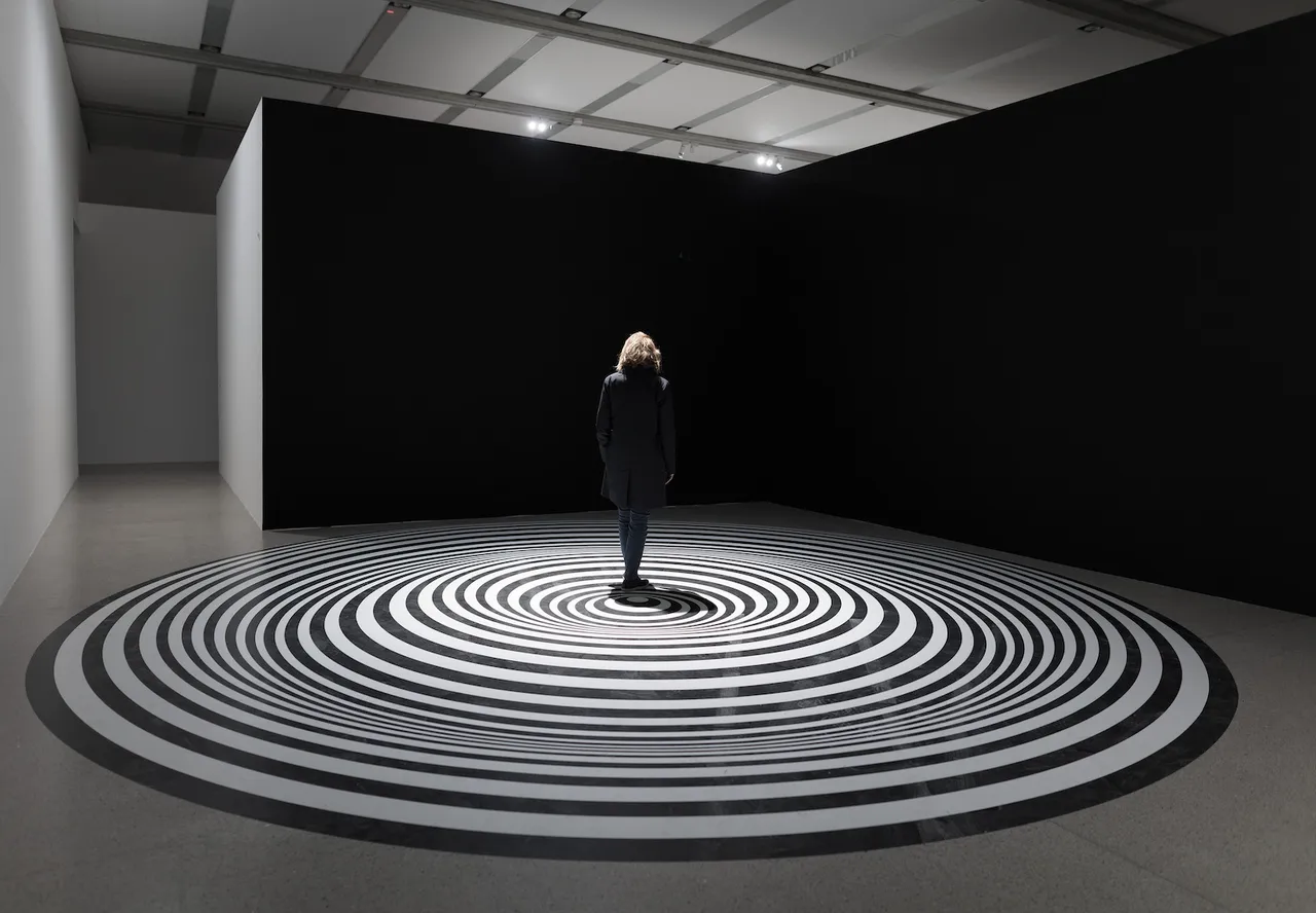 23 Ausstellungsansicht Vertigo Marinaapollonio Mumok 2019.jpg