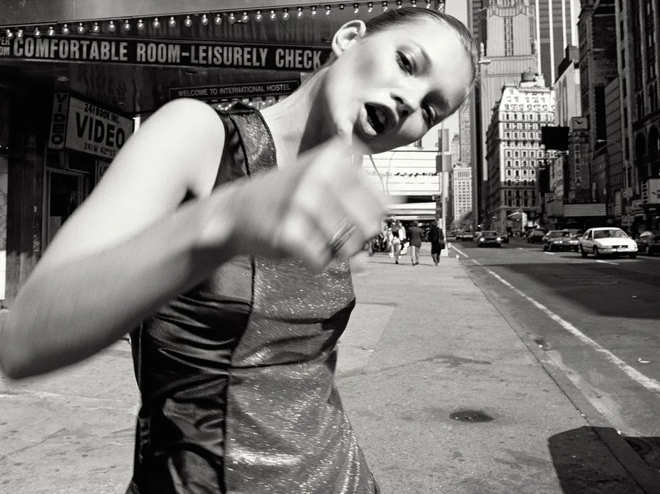 Icons of Style: A Century of Fashion Photography