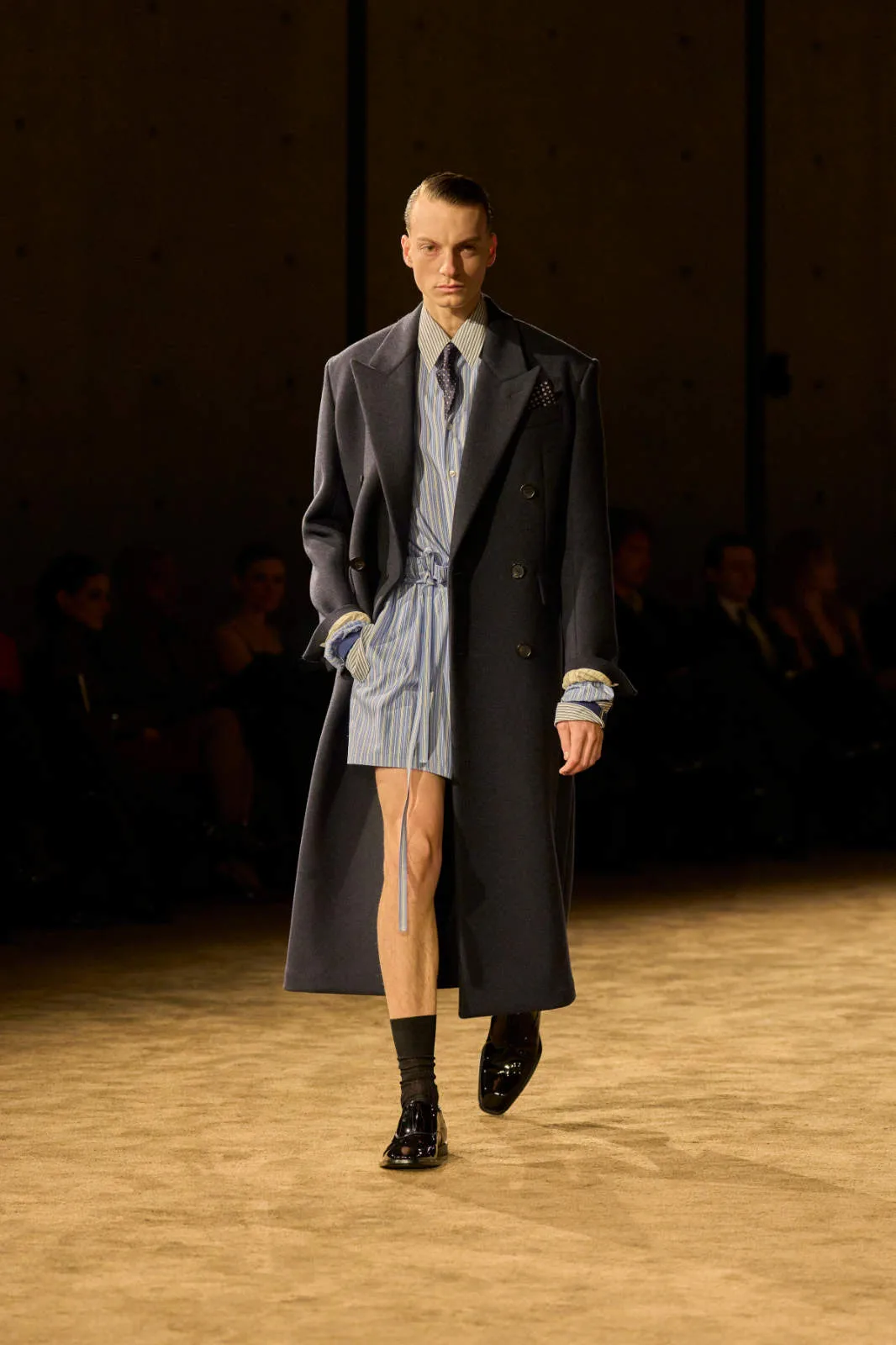 SAINT_LAURENT_FASHION_SHOW_MEN_WINTER26_RUNWAY_HR_24
