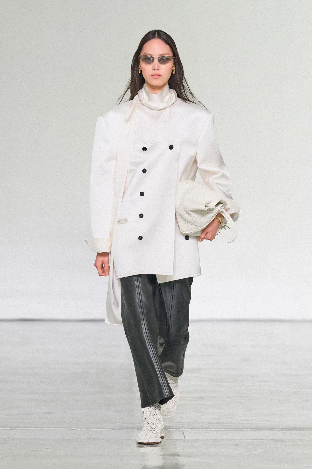 metal-bottega-veneta-ss-2027-30.webp