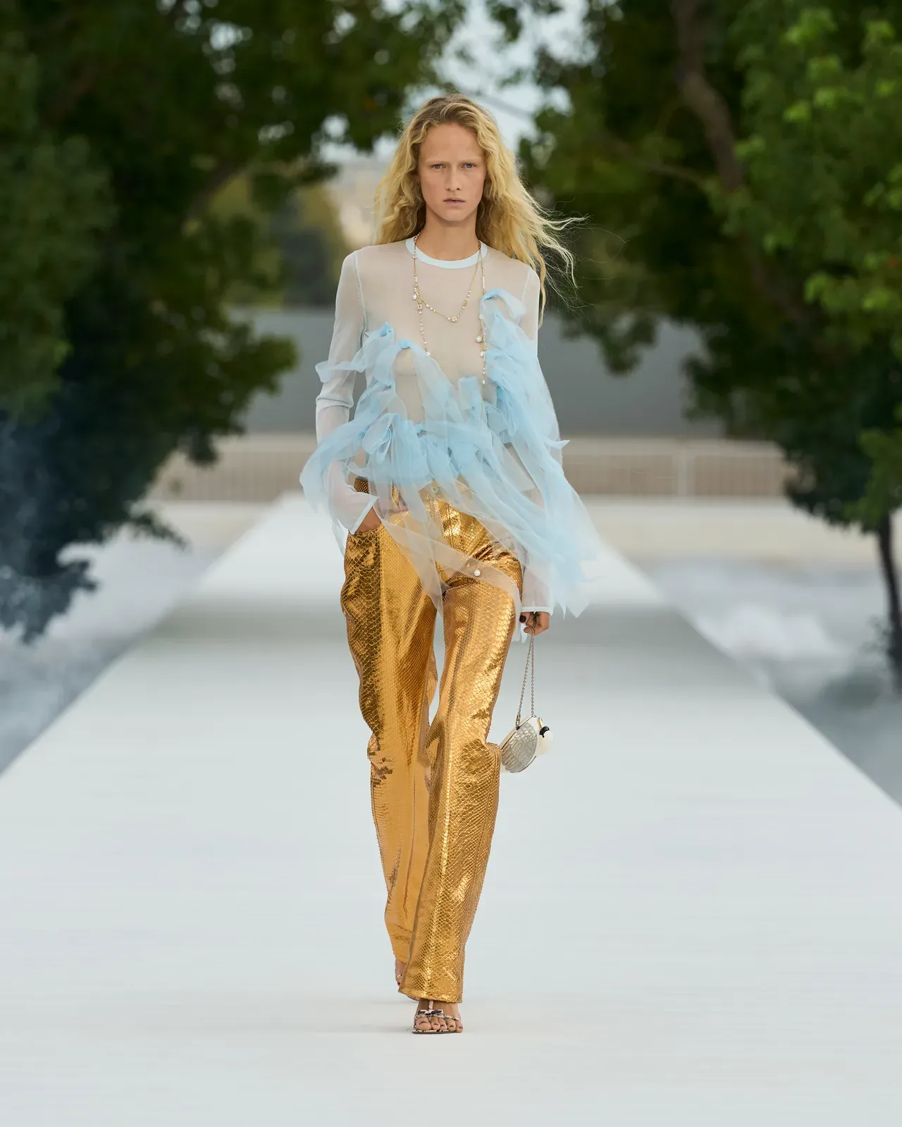 metal-dior-ss27-29.webp
