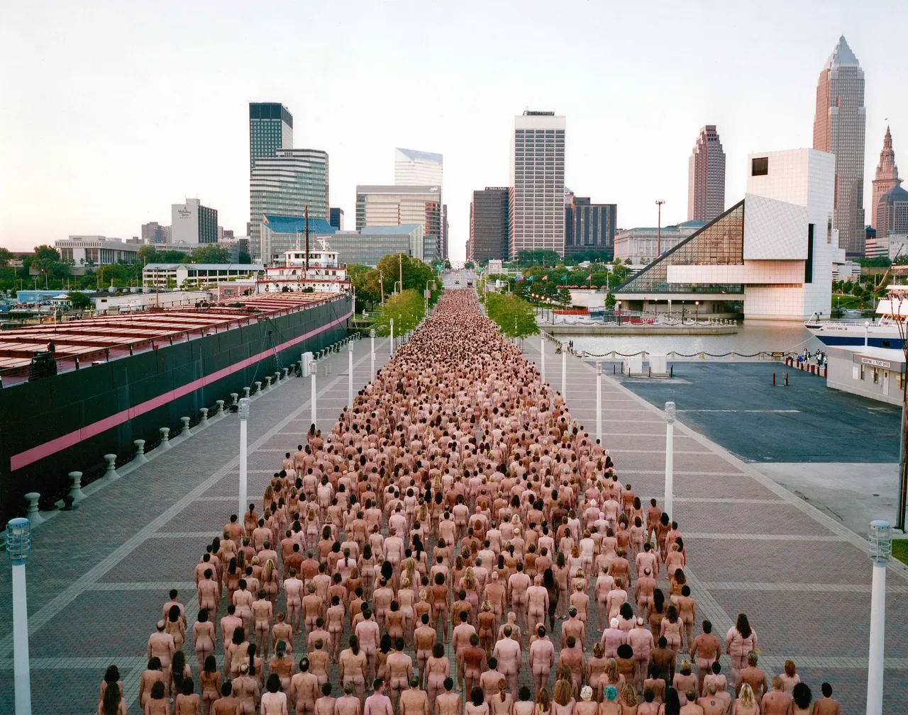 metal-spencer-tunick-03