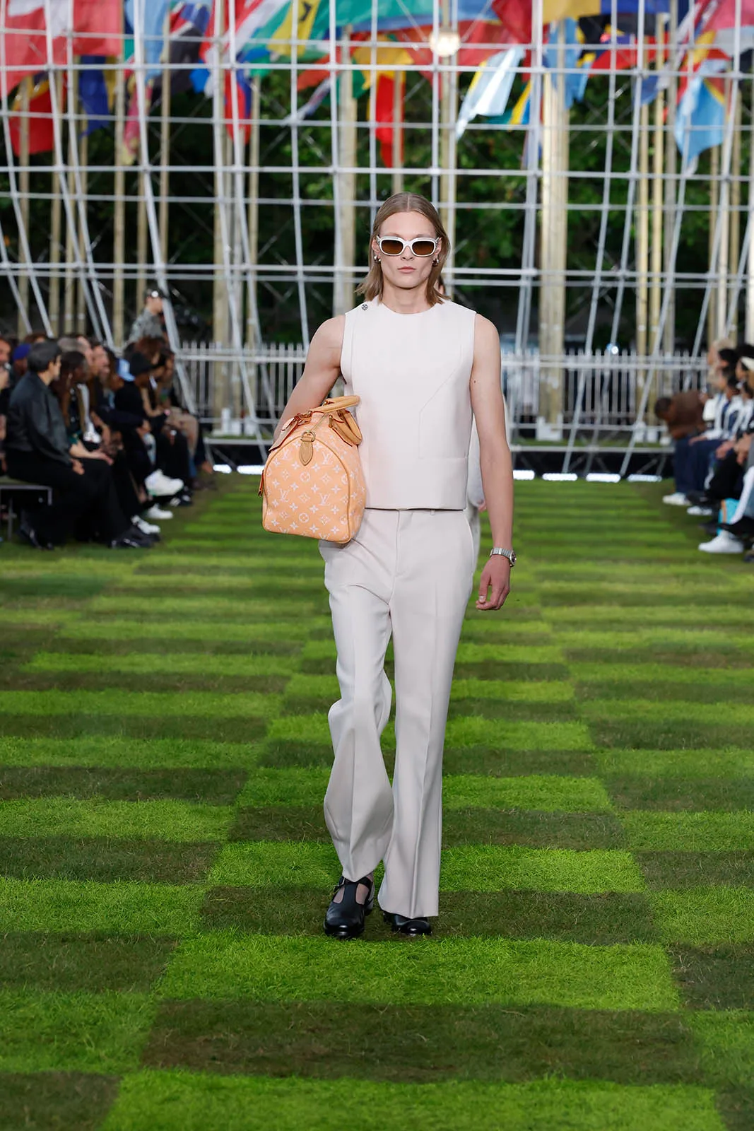 LOUIS-VUITTON-SPRING-SUMMER-2025_12.jpg