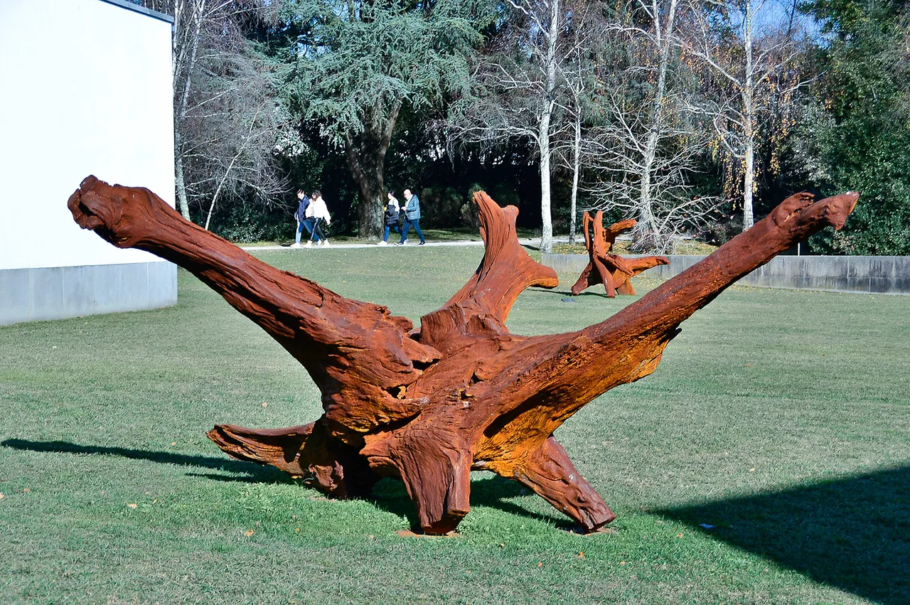 Ai Weiwei Metalmagazine 1