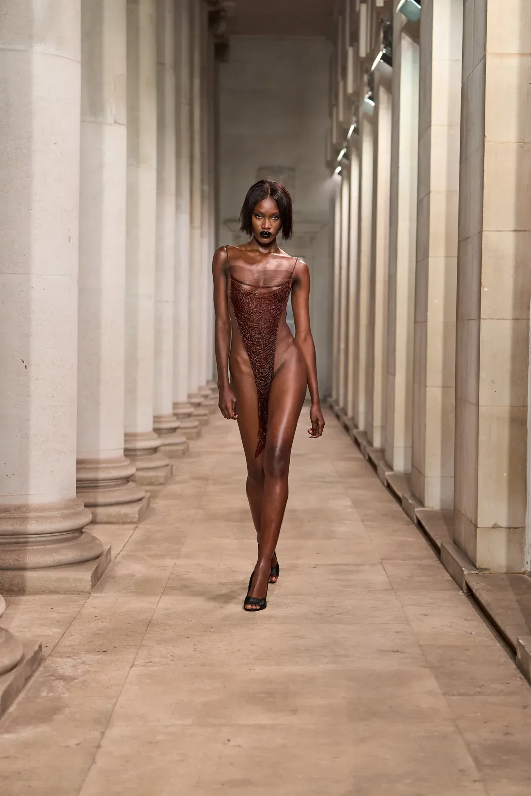 metal-london-fashion-week-ss27-mowalola-09
