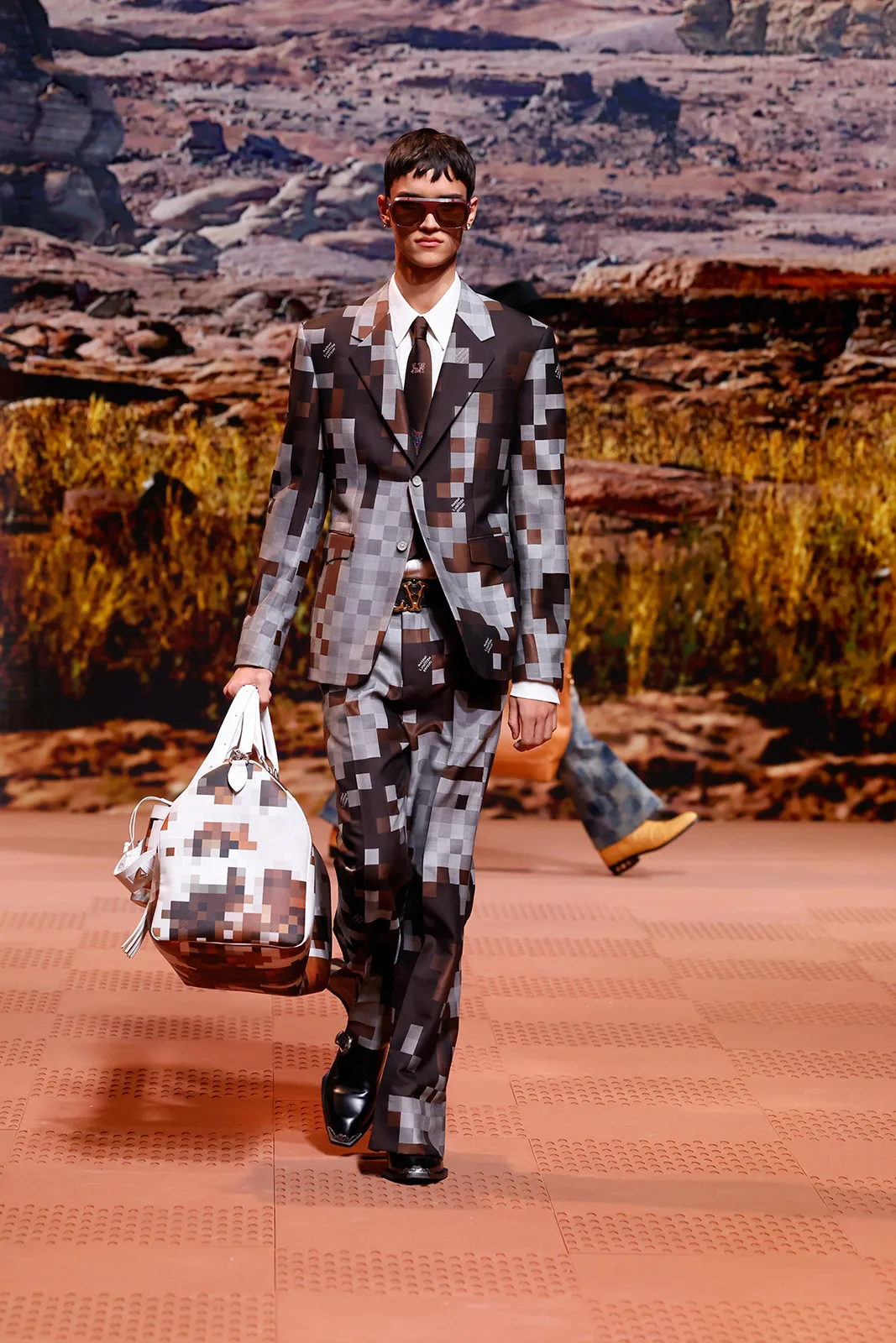 LOUIS_VUITTON_MENS_FALL_WINTER_2024_19