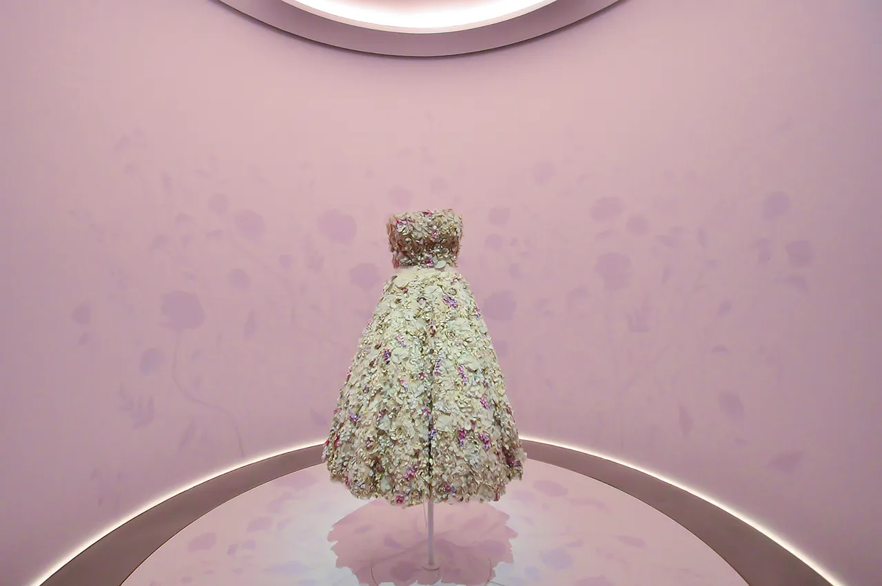 Metal Galerie Dior16.jpg