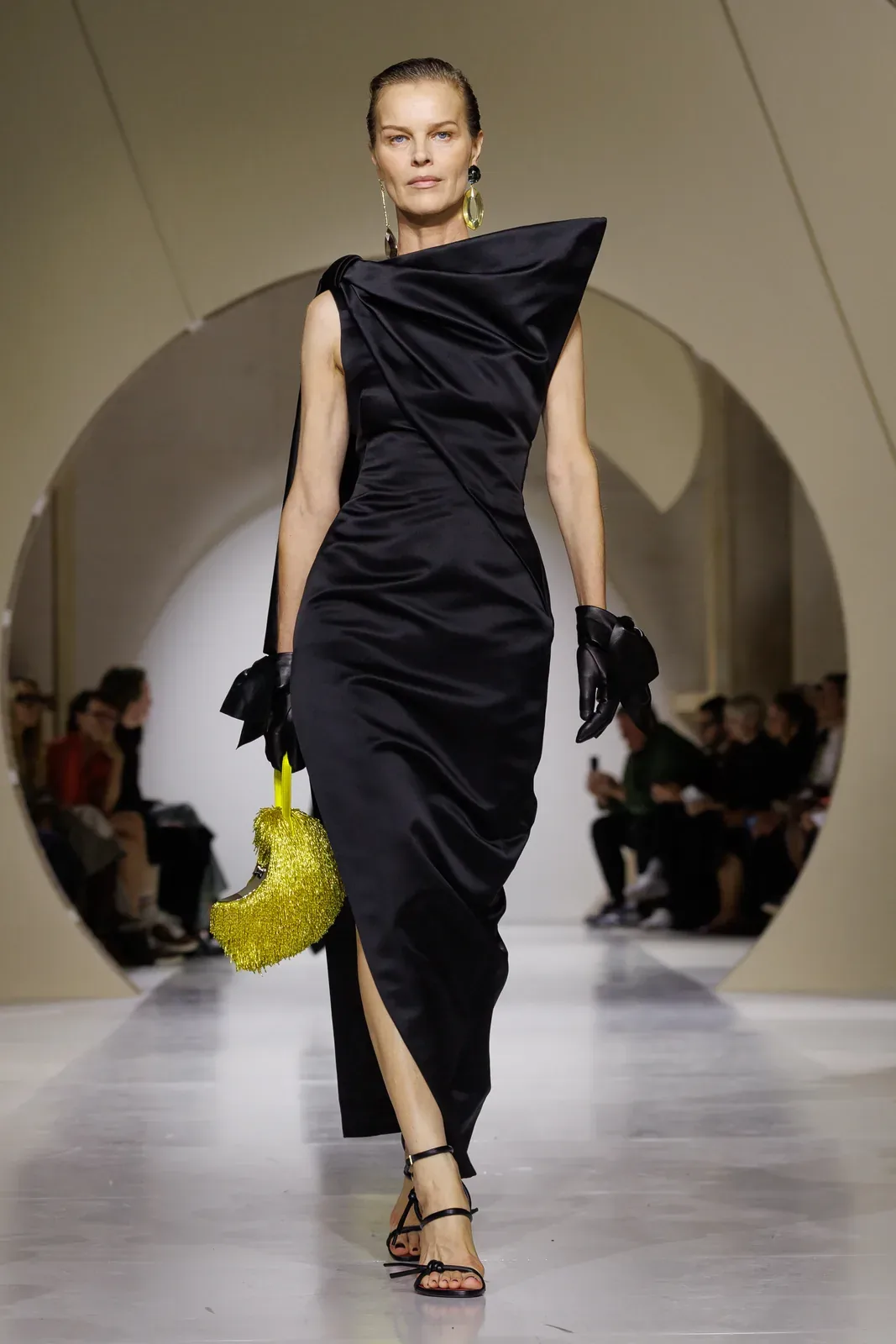 metal-givenchy-ss27-41