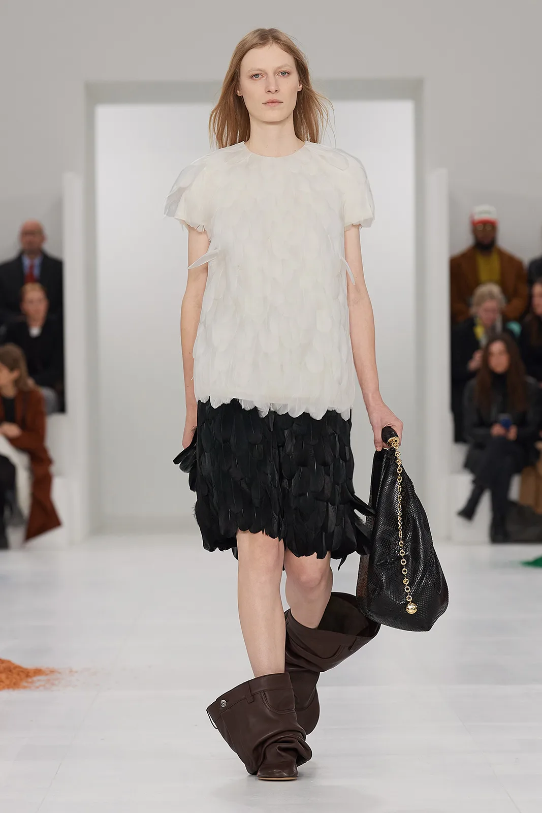 Loewe F W23 Ww Show Runway Look 17