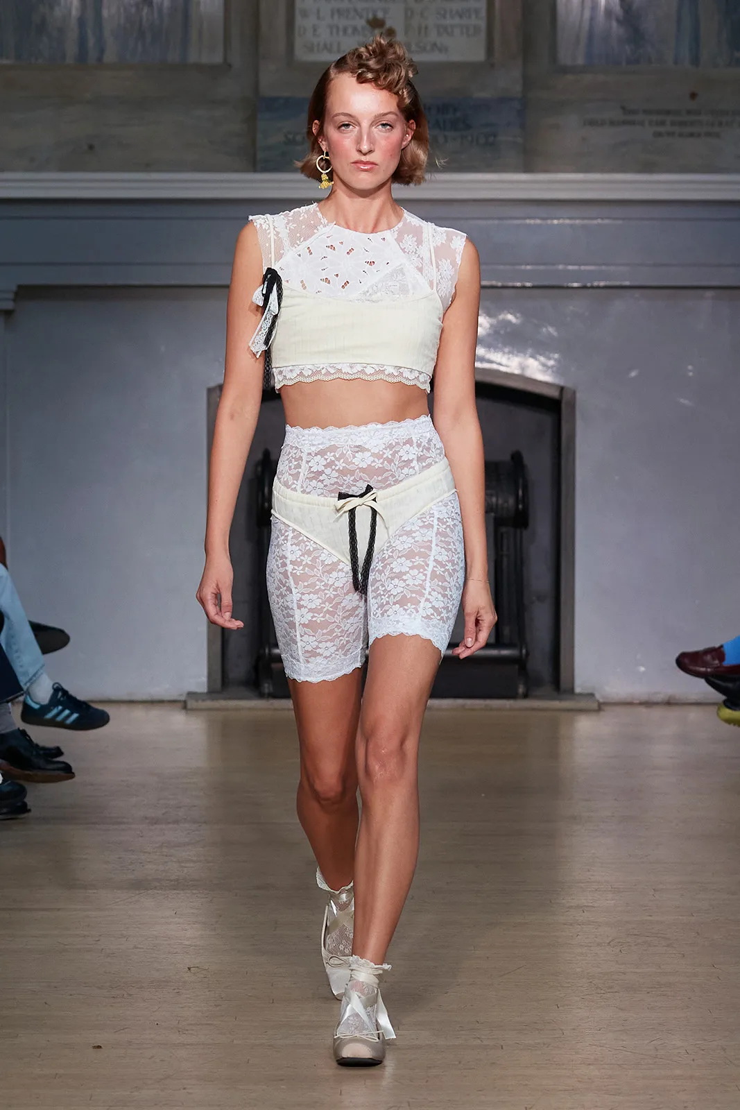 Yuhan-Wang_show_looks_010