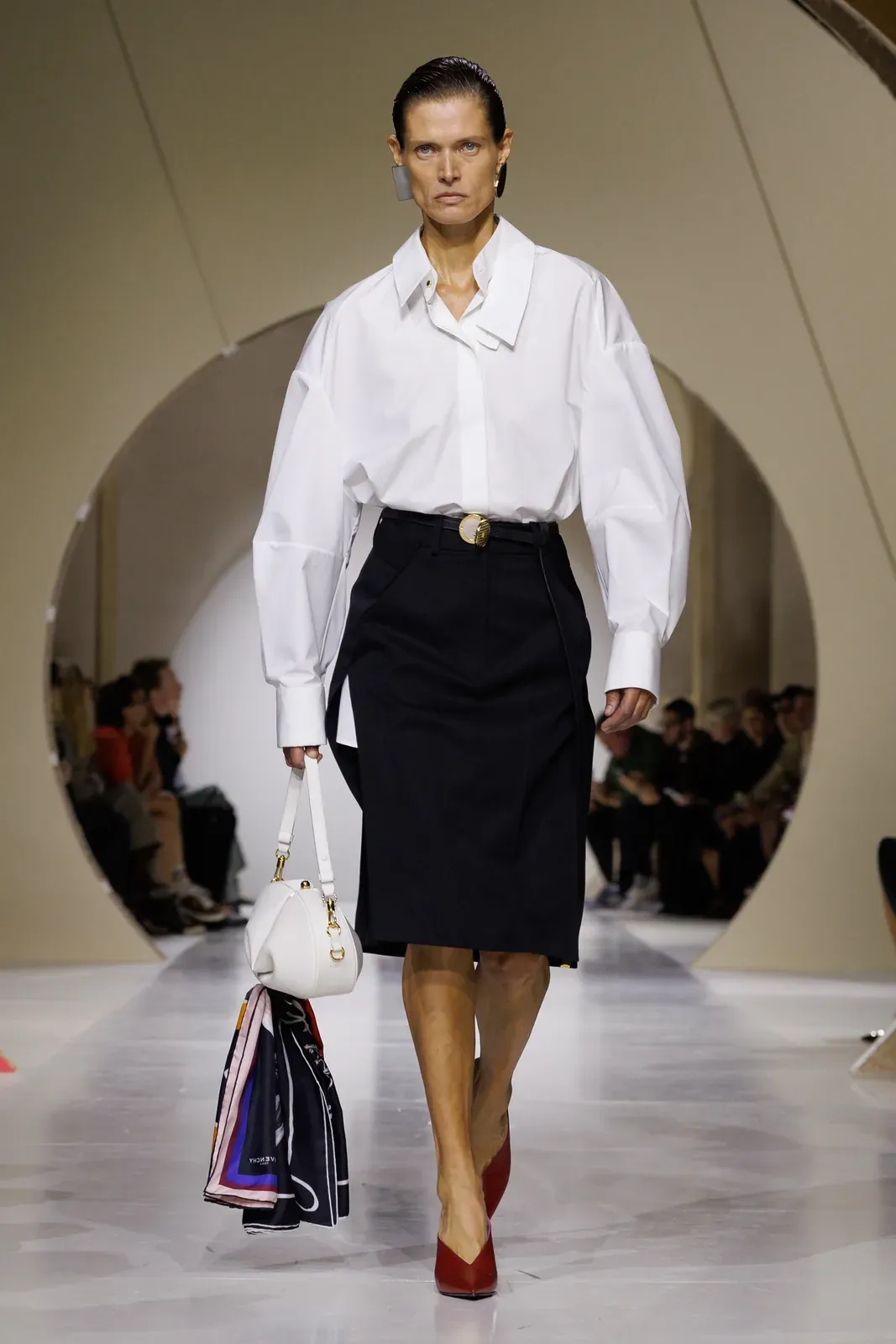 metal-givenchy-ss27-04