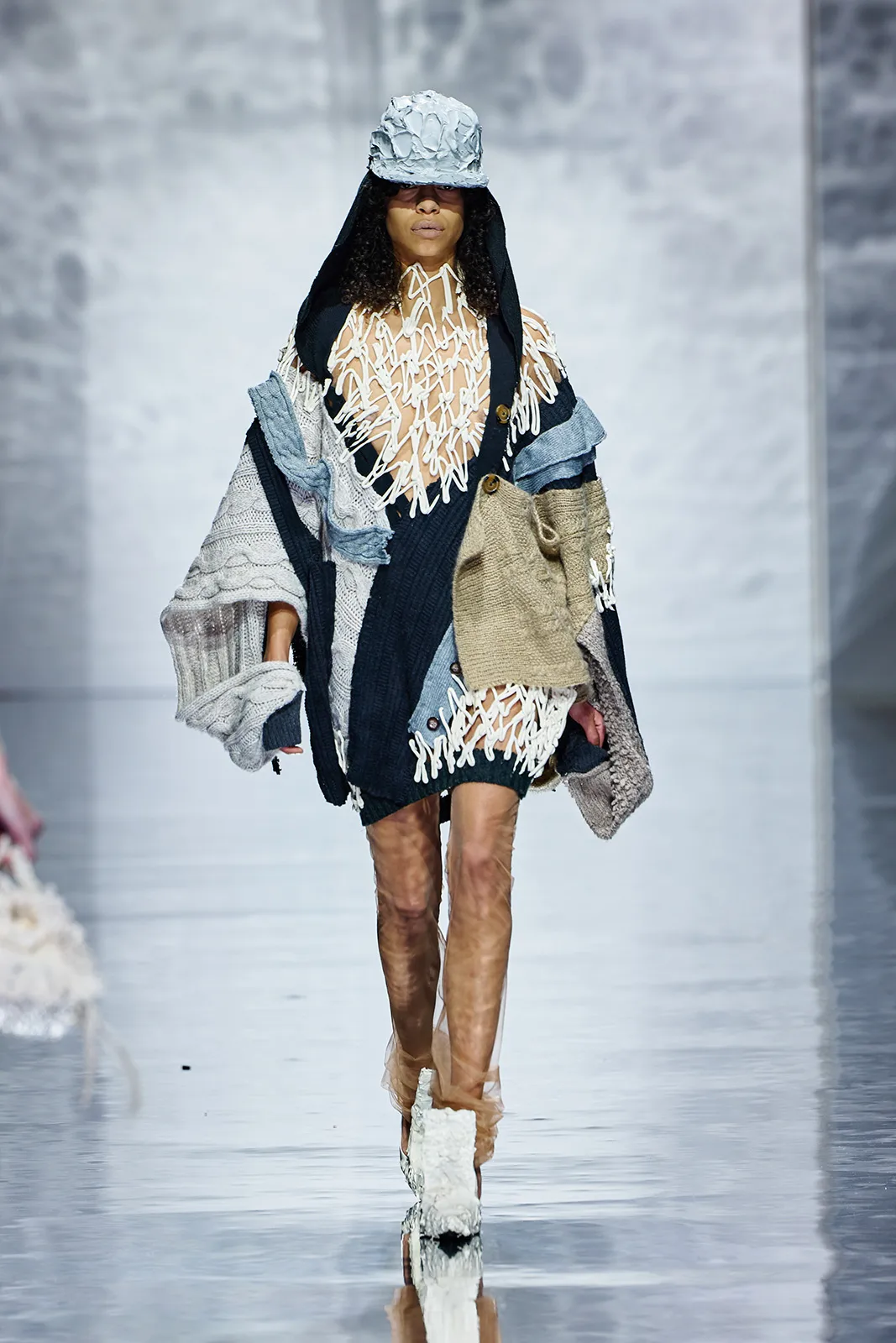 15_KASIA-KUCHARSKA_AW25_Runway_by_Finnegan-Koichi-Godenschweger