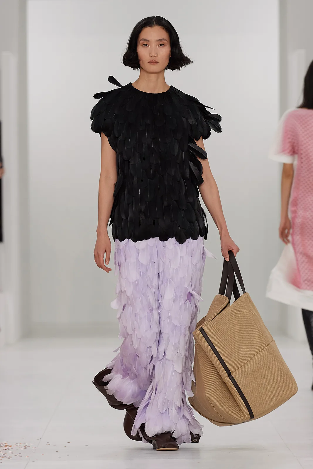 Loewe F W23 Ww Show Runway Look 22