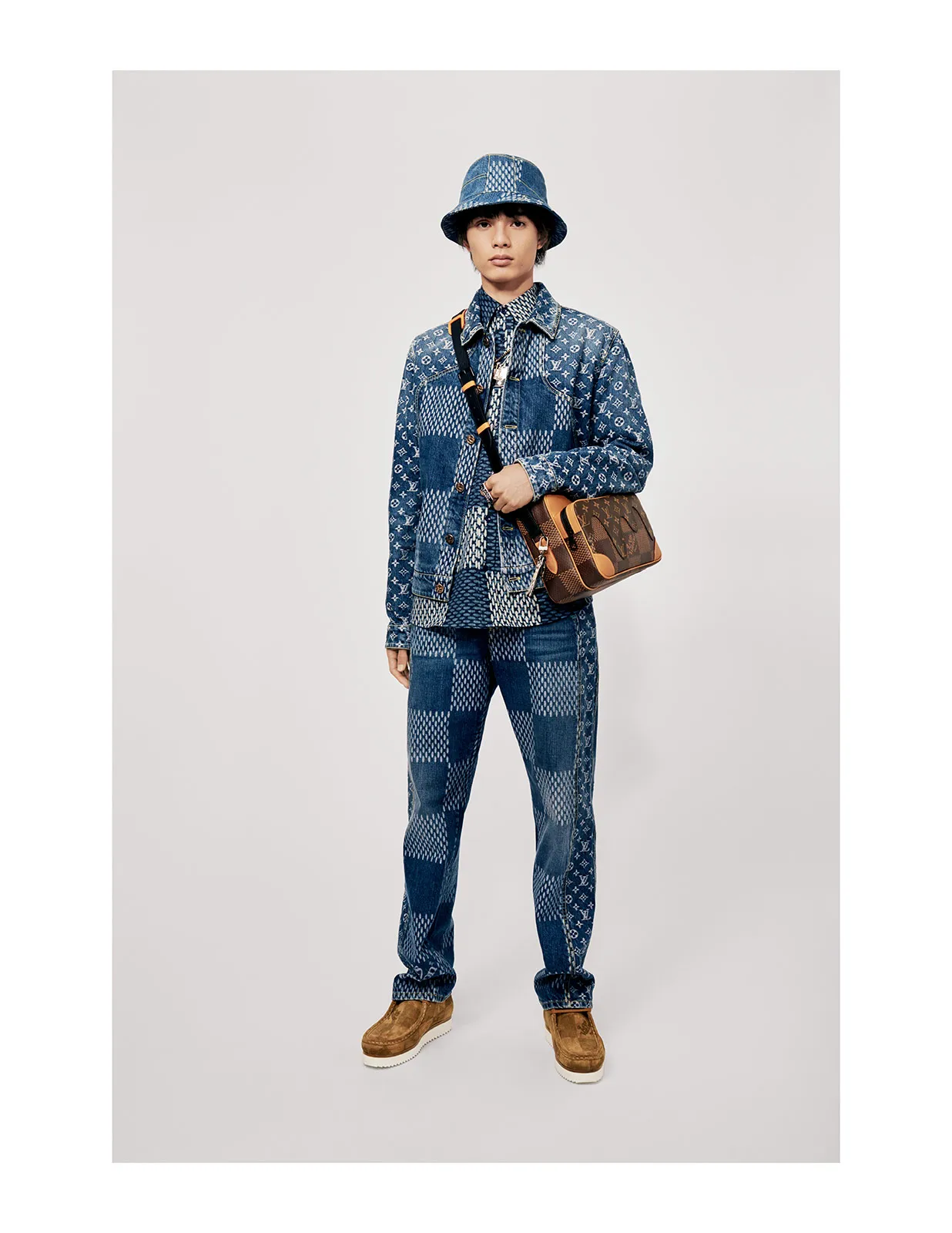 Louis Vuitton L V2 Metalmagazine 10