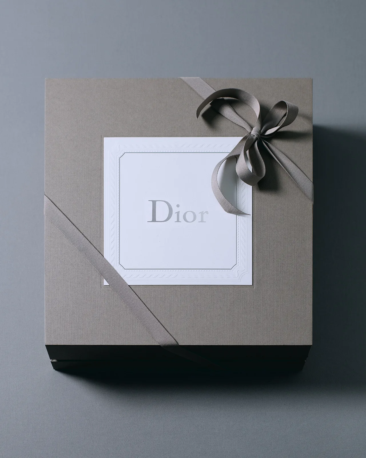 DIOR-MEN-WINTER26-27_SHOW-INVITATIONS-BY-JEAN-MARIE-BINET-(1)
