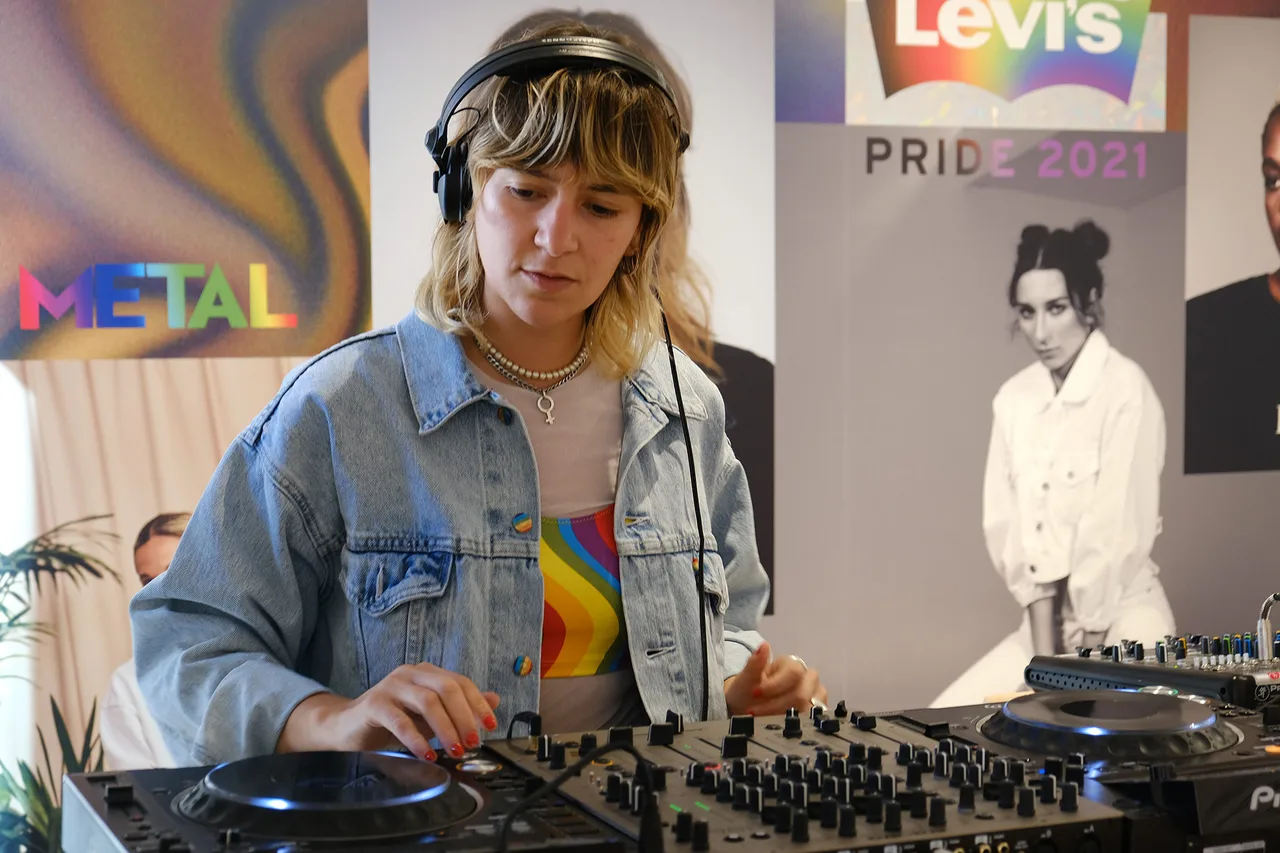 Levis Pride Metalmagazine 5