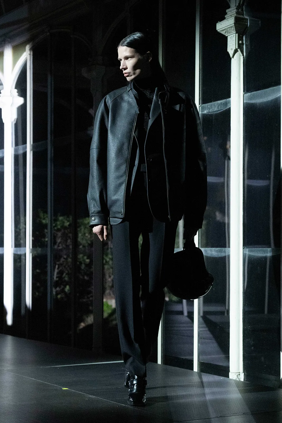 look0004