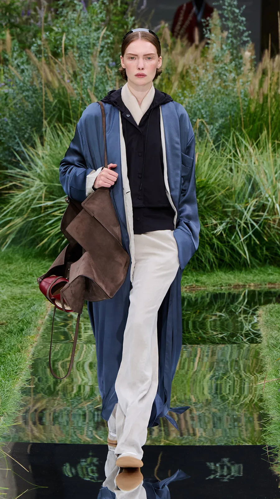 BOSS_SHOW_SPRING_SUMMER_2025_MILAN_9X16_Look_30__image-mid-res